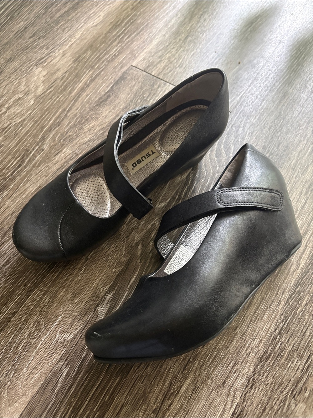 Tsubo Black Mary Jane Wedge Pumps